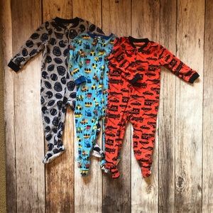One piece footie zipper pj’s size 3T.